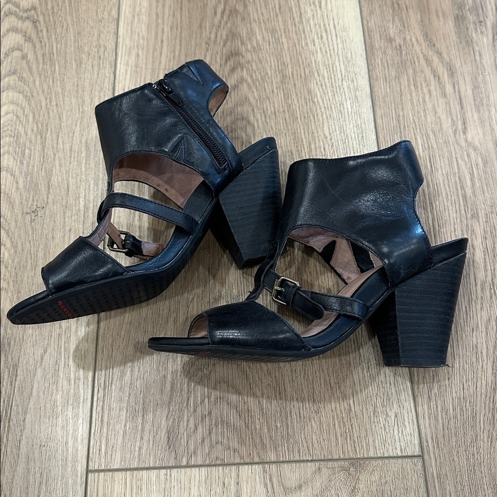 Miz Mooz Melanie Block Heel Black Leather Sandal Size 7.5 - Picture 3 of 5